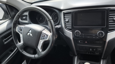 Cars M&S Mitsubishi L200