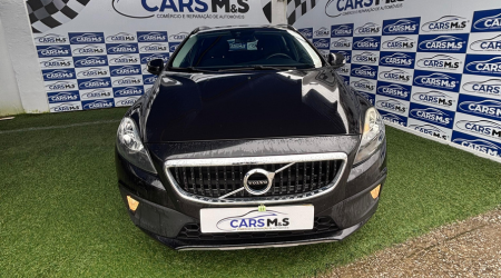 Cars M&S Volvo V40